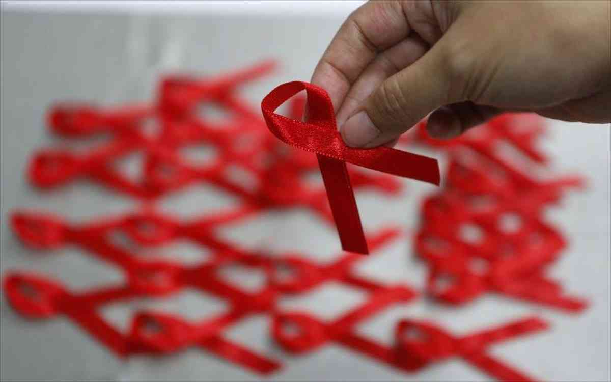 AIDS: Ερευνητές απομόνωσαν στο εργαστήριο τον ιό HIV που τον προκαλεί