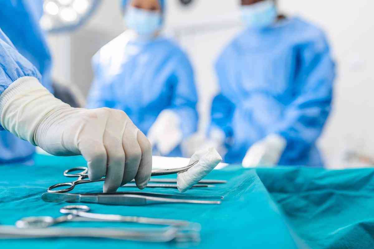 Απογευματινά χειρουργεία: Αυτά είναι τα επτά νοσοκομεία που ξεκινούν την επόμενη εββδομάδα