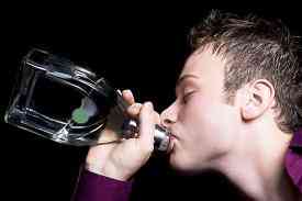 Η αυξημένη κατανάλωση αλκοόλ συνδέεται με εγκεφαλικά επεισόδια