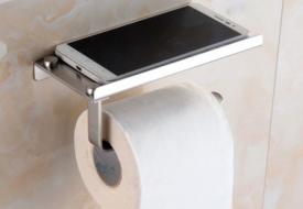 Γιατί δεν πρέπει να παίρνουμε μαζί το κινητό στην τουαλέτα