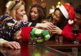 Πως να χαρείτε το ποτό σας τα Χριστούγεννα χωρίς να σας πειράξει