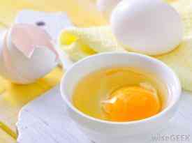 Διατροφική απορία: Πόσο επικίνδυνα είναι τα ωμά αυγά;