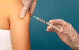 Ένας στους 4 Έλληνες δεν εμπιστεύεται τα εμβόλια