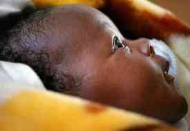 Μειώθηκε στο μισό η παιδική θνησιμότητα παγκοσμίως