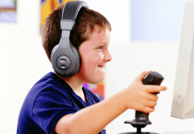 Τα διαδικτυακά παιχνίδια κάνουν τα παιδιά καλύτερους μαθητές