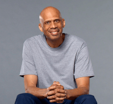 Ο θρύλος του NBA Kareem Abdul- Jabbar στέλνει μήνυμα αισιοδοξίας στους έλληνες ασθενείς με Χρόνια Μυελογενή Λευχαιμία