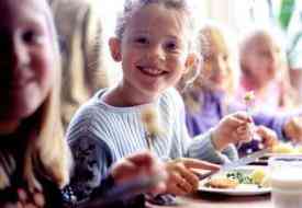 Πως το σχολείο επηρεάζει τη συμπεριφορά του παιδιού στο φαγητό