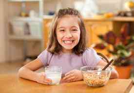 Τα παιδιά που τρώνε πρωινό είναι καλύτεροι μαθητές