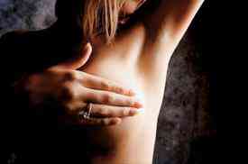 Τι μπορεί να κρύβουν οι πόνοι στο στήθος