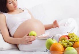 Οι μητέρες που τρώνε πολλά φρούτα στην εγκυμοσύνη κάνουν εξυπνότερα παιδιά