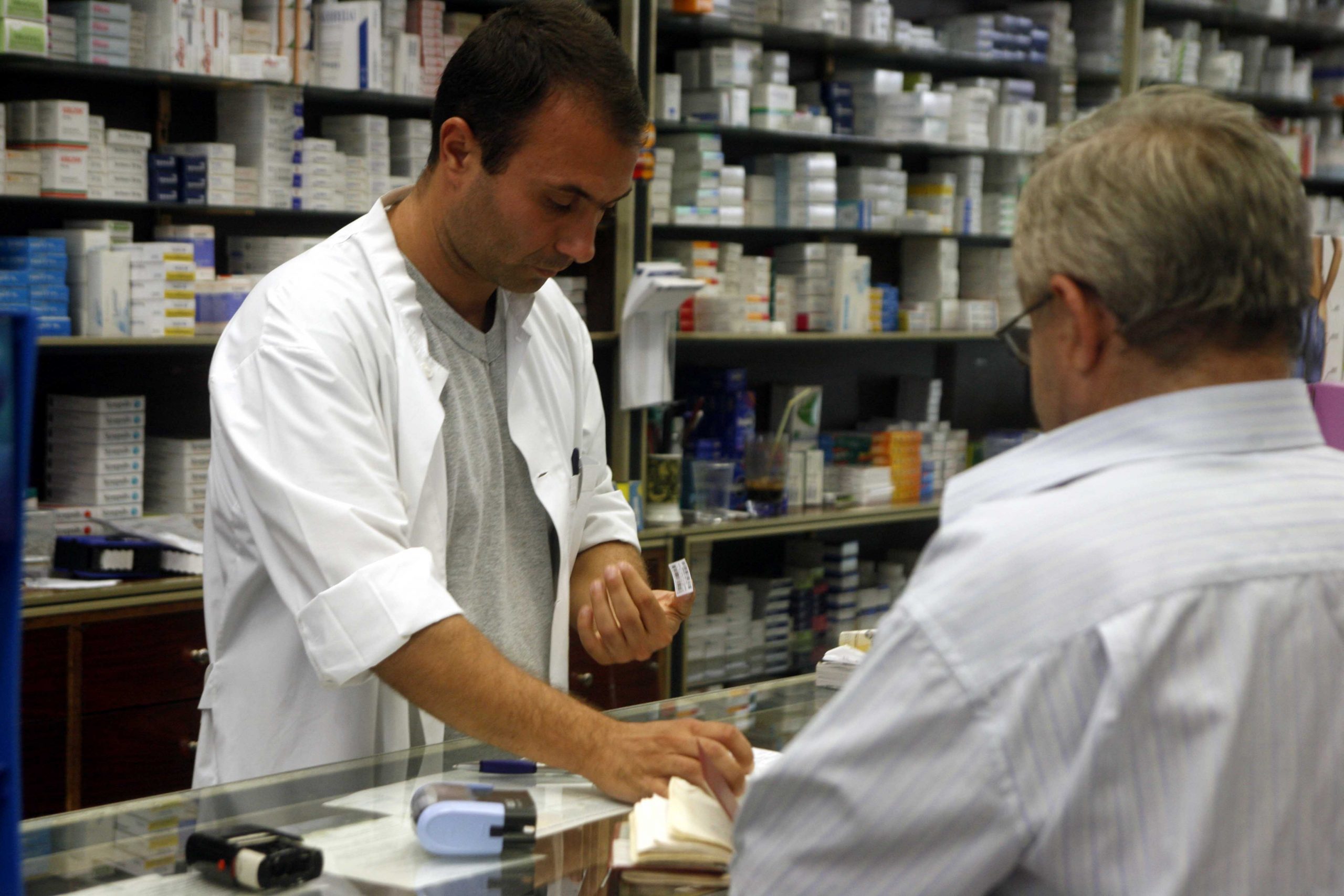 Στην Ευρωπαϊκή Επιτροπή καταθέτει ο πρόεδρος του ΠΦΣ για να παραμείνουν τα φαρμακεία στους φαρμακοποιούς