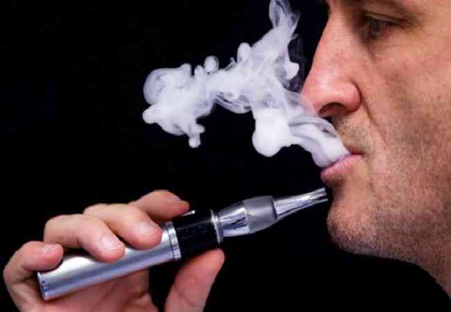 Κάπνισμα: Το ηλεκτρονικό τσιγάρο έχει λιγότερες τοξικές ουσίες