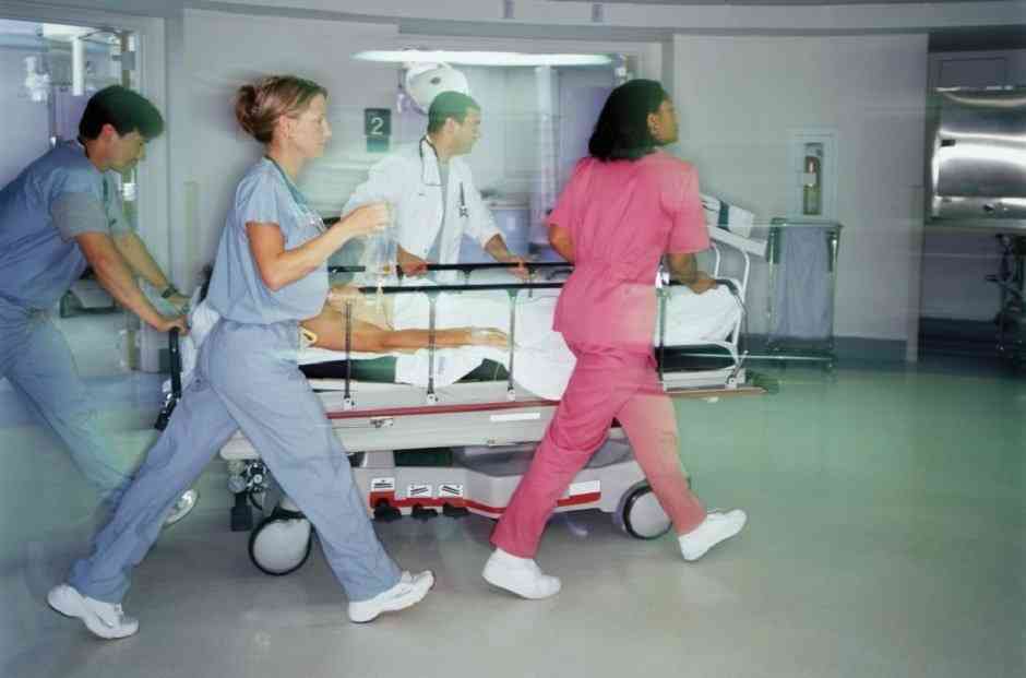 Διευκρινίσεις Πολάκη για την έκδοση βεβαίωσης άσκησης επαγγέλματος των νοσηλευτών