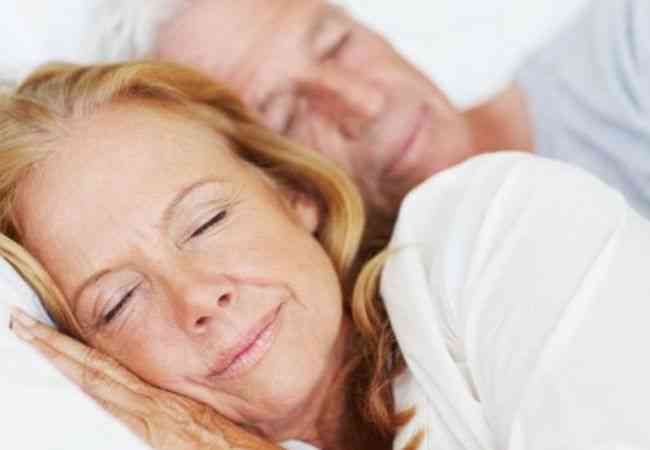 Σεξ: Ο καλός ύπνος φέρνει καλύτερη σεξουαλική ζωή για τις γυναίκες μετά τα 50
