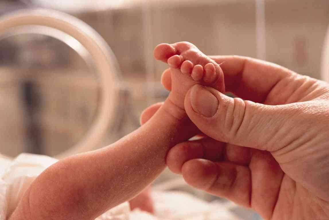 Eurostat: Κατακόρυφη μείωση των γεννήσεων στη χώρα μας