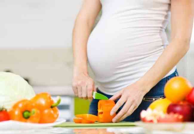 Εγκυμοσύνη: Γιατί οι μέλλουσες μαμάδες πρέπει να αποφεύγουν τα πολλά λαχανικά