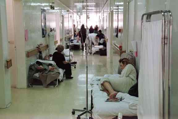 Eμπόδια στην πρόσβαση των ανασφάλιστων στα δημόσια νοσοκομεία