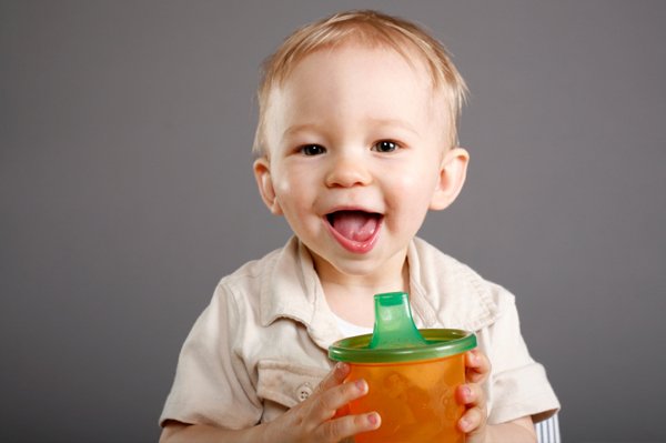Από τι ηλικία να δώσετε χυμό στο παιδί σας;