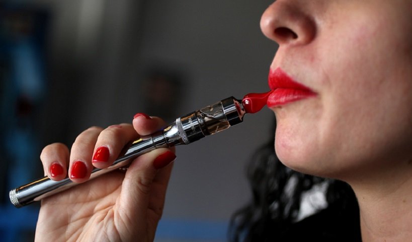 Νέα έρευνα ενοχοποιεί τα ηλεκτρονικά τσιγάρα για καρκίνο στην ουροδόχο κύστη