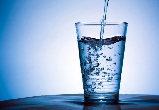 Πιείτε νερό για να τα καταπολεμήσετε τις ημικρανίες