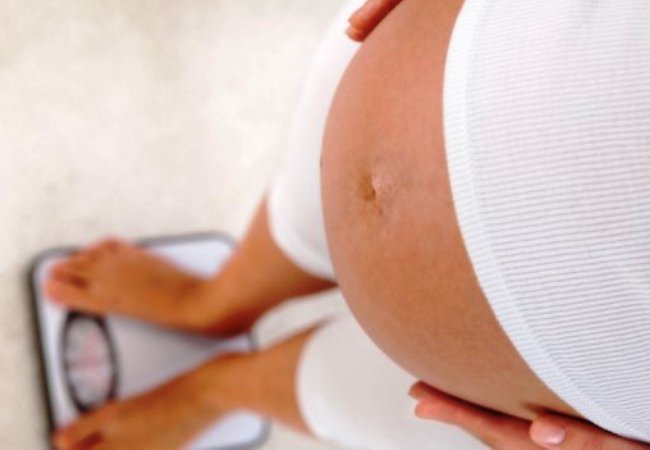 Εγκυμοσύνη: Τα πολλά και τα λίγα κιλά είναι ανθυγιεινά
