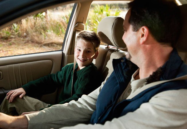 Αυτοκίνητο: Γιατί να μην βάζετε τα παιδιά στην μπροστινή θέση