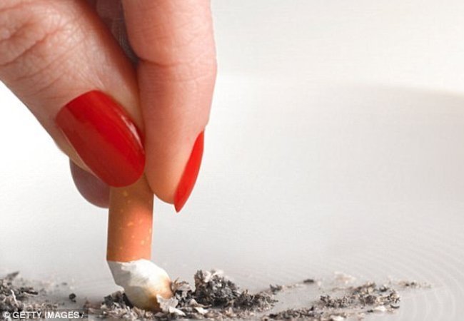 Κάπνισμα: Θέλετε να το κόψετε; Κάντε πλαστική επέμβαση