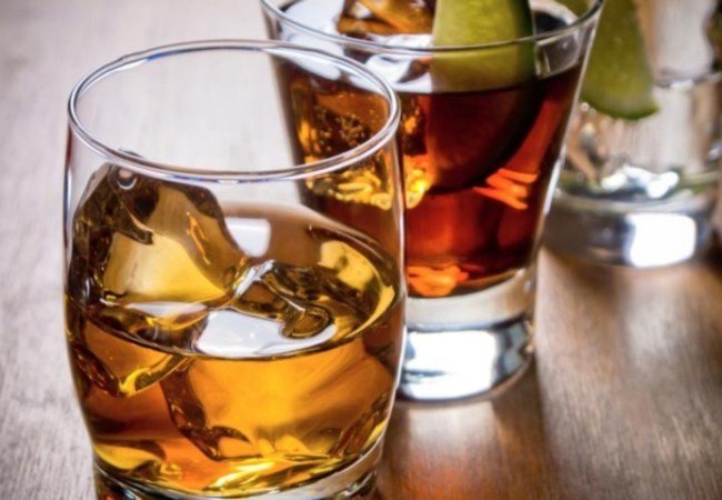 Αλκοόλ: Πόσο διαρκούν οι επιπτώσεις στην επιδερμίδα
