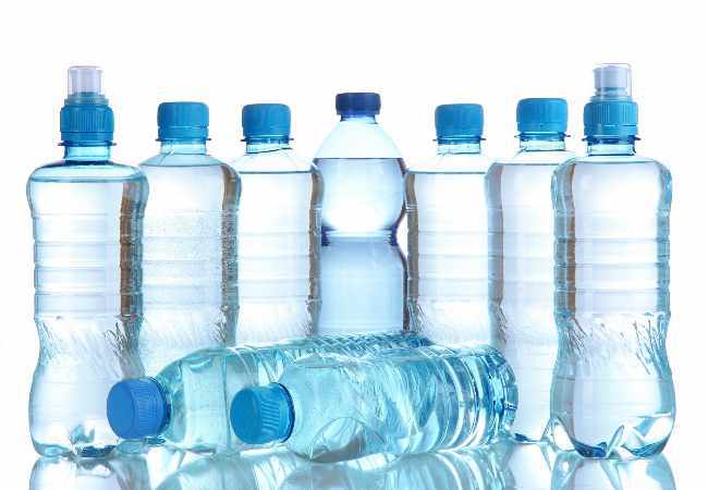 Γιατί δεν πρέπει να ξαναγεμίζουμε με νερό το χρησιμοποιημένο πλαστικό μπουκάλι