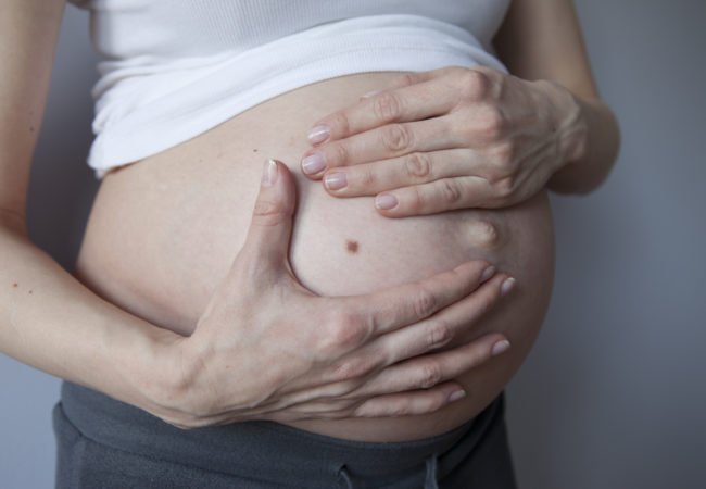 Εγκυμοσύνη: Η πίεση της μητέρας επηρεάζει την καρδιά του εμβρύου