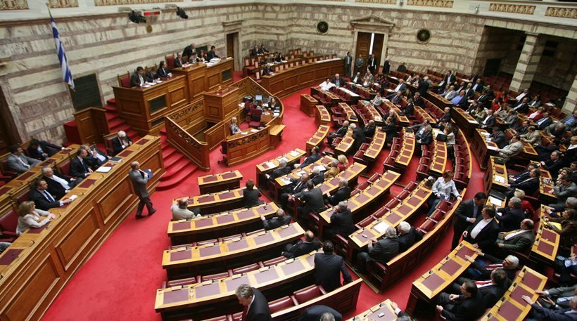 Διαμαρτύρεται η αντιπολίτευση για τη βροχή τροπολογιών που αφορούν την Υγεία σε άσχετα νομοσχέδια Διαμαρτύρεται η αντιπολίτευση για τη βροχή τροπολογιών που αφορούν την Υγεία σε άσχετα νομοσχέδια