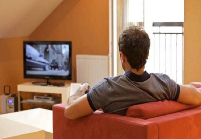 Θρόμβωση: Κινδυνεύουν όσοι βλέπουν πολλή τηλεόραση