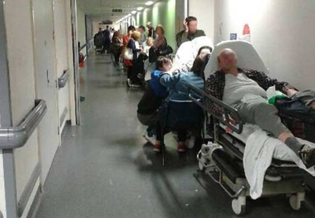 Ασθενείς με σοβαρά καρδιολογικά προβλήματα νοσηλεύονται σε ράντζα! Ασθενείς με σοβαρά καρδιολογικά προβλήματα νοσηλεύονται σε ράντζα!