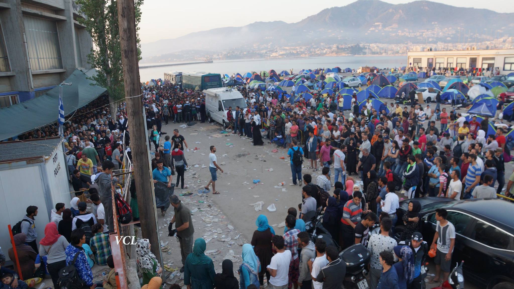 SOS από τους Γιατρούς Χωρίς Σύνορα για τη μεταφορά των προσφύγων από τη Λέσβο