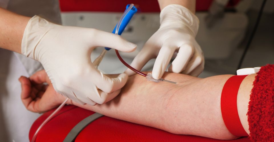 Αίμα για τους εγκαυματίες ζητεί επειγόντως το Εθνικό Κέντρο Αιμοδοσίας