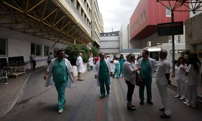 Πανδαιμόνιο στον “Ευαγγελισμό”, “πόλεμος” στο Κέντρο Υγείας Νέας Μάκρης, όπου διεκομίσθησαν πολλές δεκάδες εγκαυματίες…