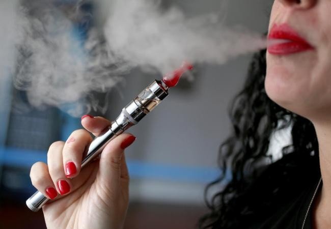 Κάπνισμα: Ακόμα και το ηλεκτρονικό τσιγάρο βλάπτει τους πνεύμονες
