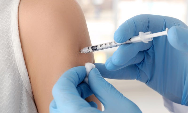 Συστάσεις για έγκαιρο εμβολιασμό κατά της γρίπης από το ΚΕΕΛΠΝΟ
