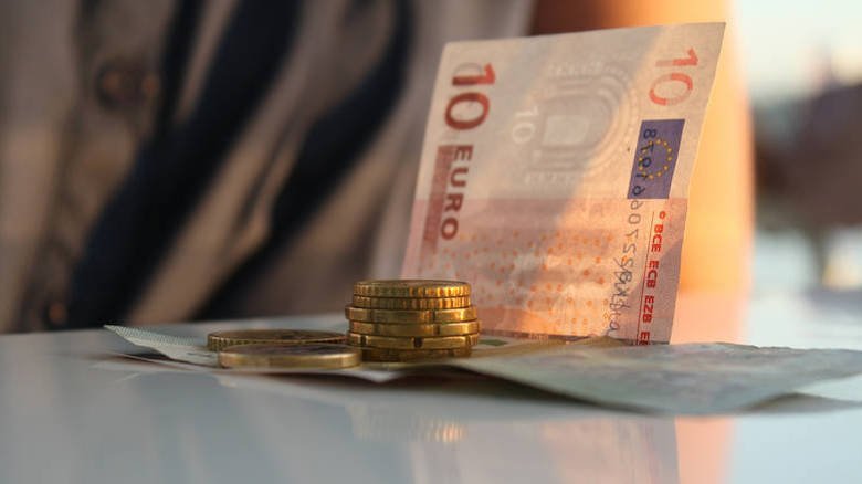 Εισοδηματικά κριτήρια για τη συμμετοχή των ασφαλισμένων στα φάρμακα, επεξεργάζεται το υπουργείο Υγείας