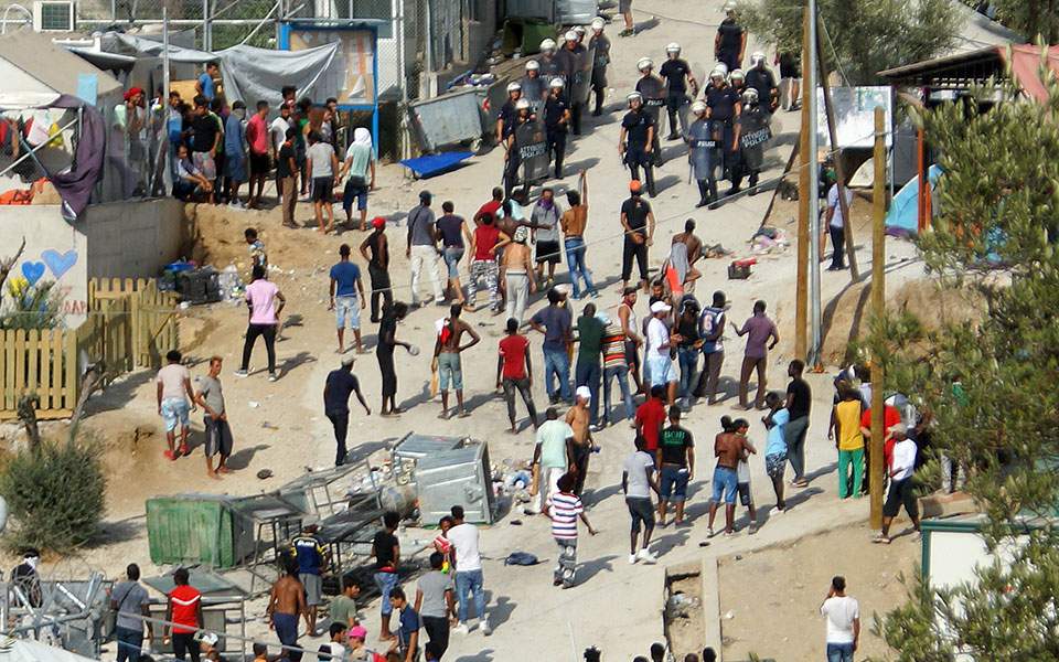 Γιατροί Χωρίς Σύνορα: Πάρτε τα παιδιά από το hot spot της Μόριας – Δραματική η αύξηση στις απόπειρες αυτοκτονίας και τα ψυχικά νοσήματα