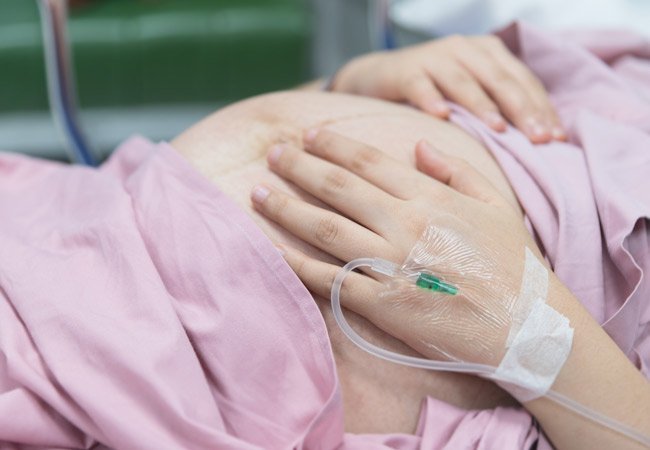 Τοκετός: 1 στα 5 παιδιά γεννιούνται με καισαρική