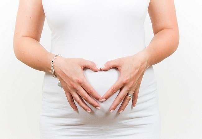 Εγκυμοσύνη: Τα περιττά κιλά της μητέρας θέτουν σε κίνδυνο το μωρό