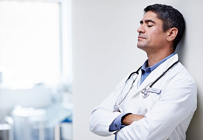Έρευνα: Η εξάντληση των γιατρών κίνδυνος για την ζωή των ασθενών