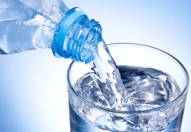 Νερό: Τα 5 σημάδια πως θα πρέπει να πίνουμε περισσότερο