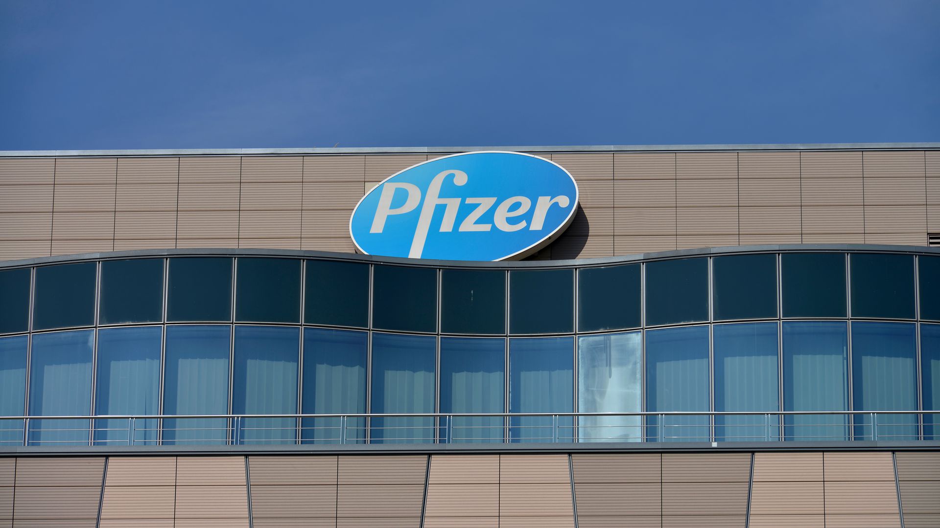 Η Pfizer Hellas συμμετέχει στην εθνική προσπάθεια κατά της πανδημίας της νόσου COVID-19