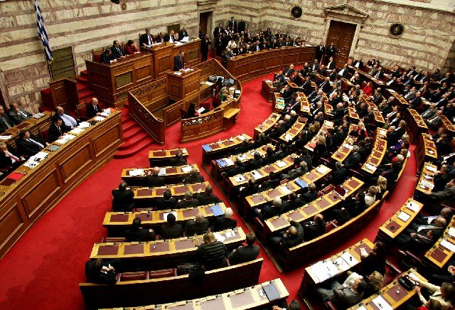 Αύριο στη βουλή η ψήφιση των 3.257 μόνιμων θέσεων για τη Βοήθεια στο Σπίτι