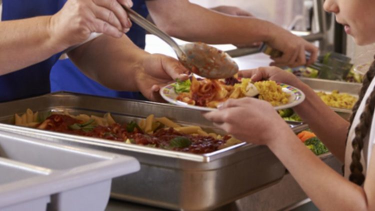 Πάνω από 2000 σχολεία αιτήθηκαν την ένταξή τους στο πρόγραμμα σίτισης “Διατροφή”