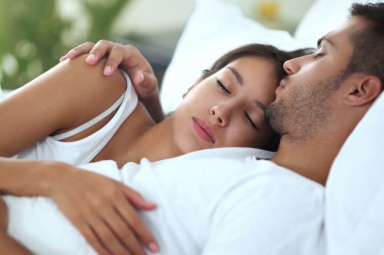 Γάμος: Όσοι παντρεύονται μικροί κοιμούνται καλύτερα όταν μεγαλώσουν