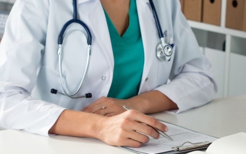ΕΙΝΑΠ: Απλήρωτοι οι επικουρικοί γιατροί που η μισθοδοσία τους είναι ενταγμένη σε ΕΣΠΑ