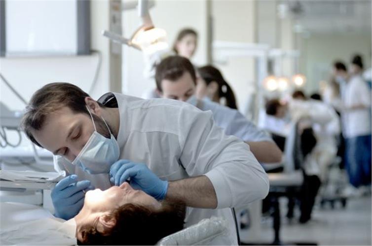 Με τι κριτήρια αναδείχθηκε η Οδοντιατρική Σχολή του ΕΚΠΑ στις 50 καλύτερες του κόσμου